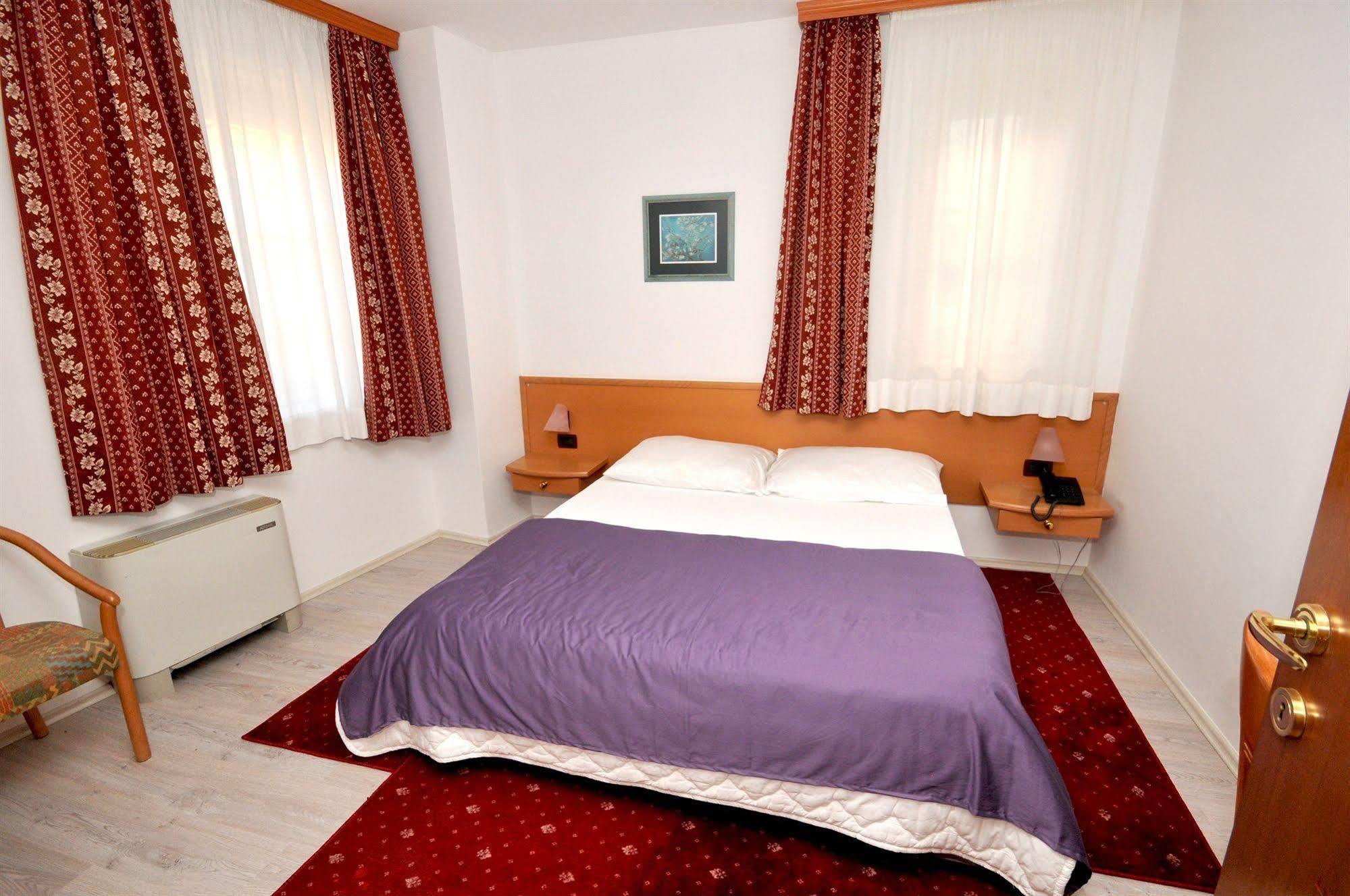 Hotel Fontana 3*