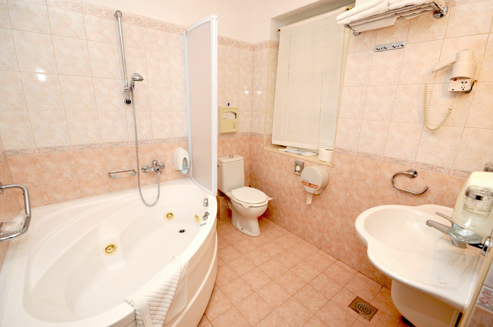 Fontana Hotel 3*