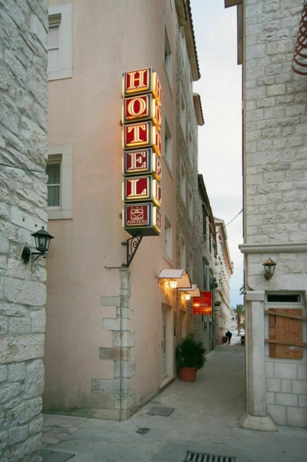 Hotel Fontana 3*